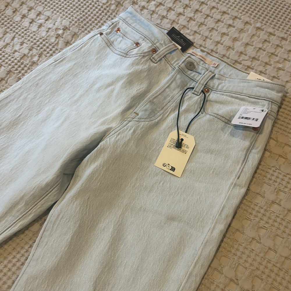 LEVI’S WEDGIE STRAIGHT denim jeans light wash NEW 25x28 bucket 4 - Picture 4 of 8